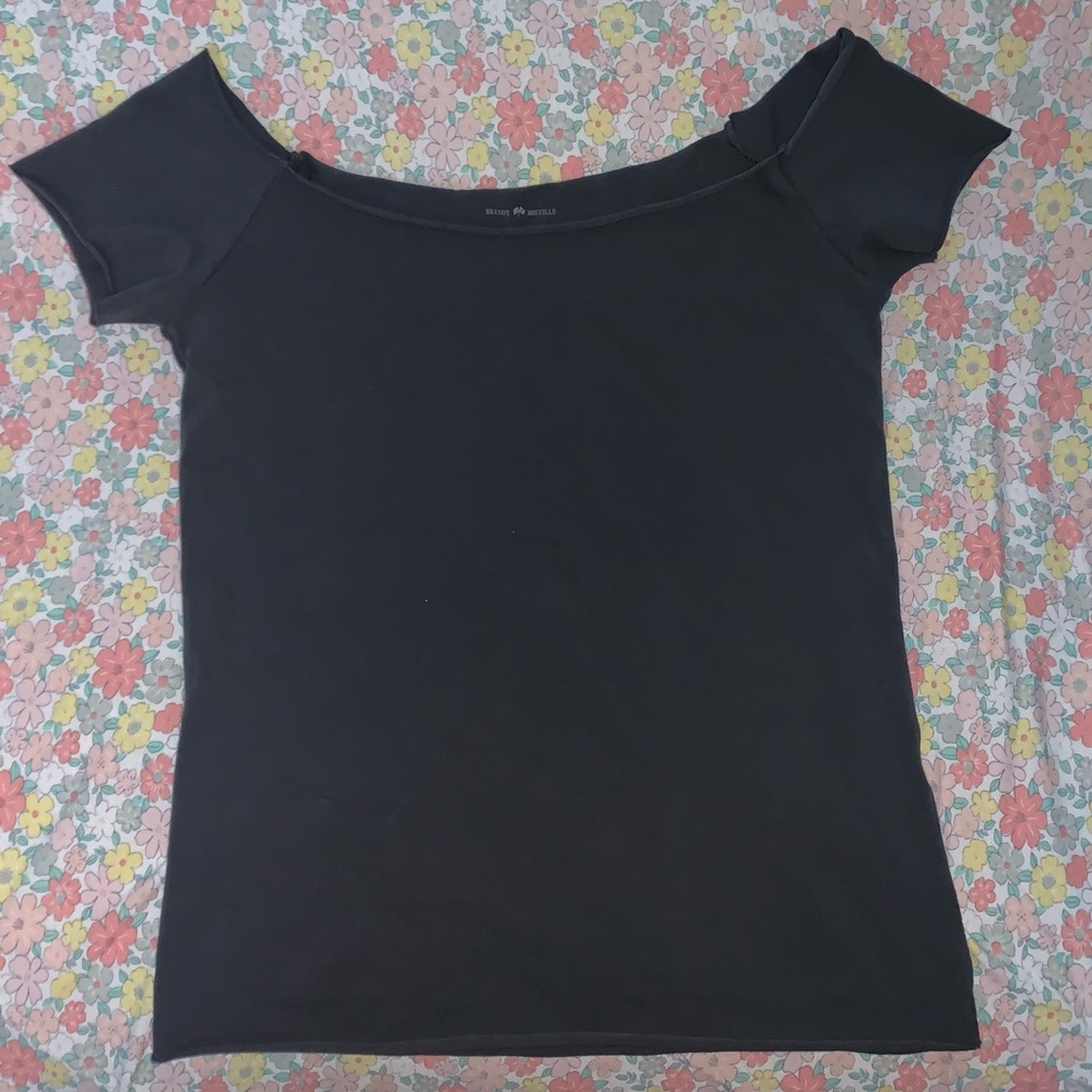 ✿ brandy melville bonnie top ✿